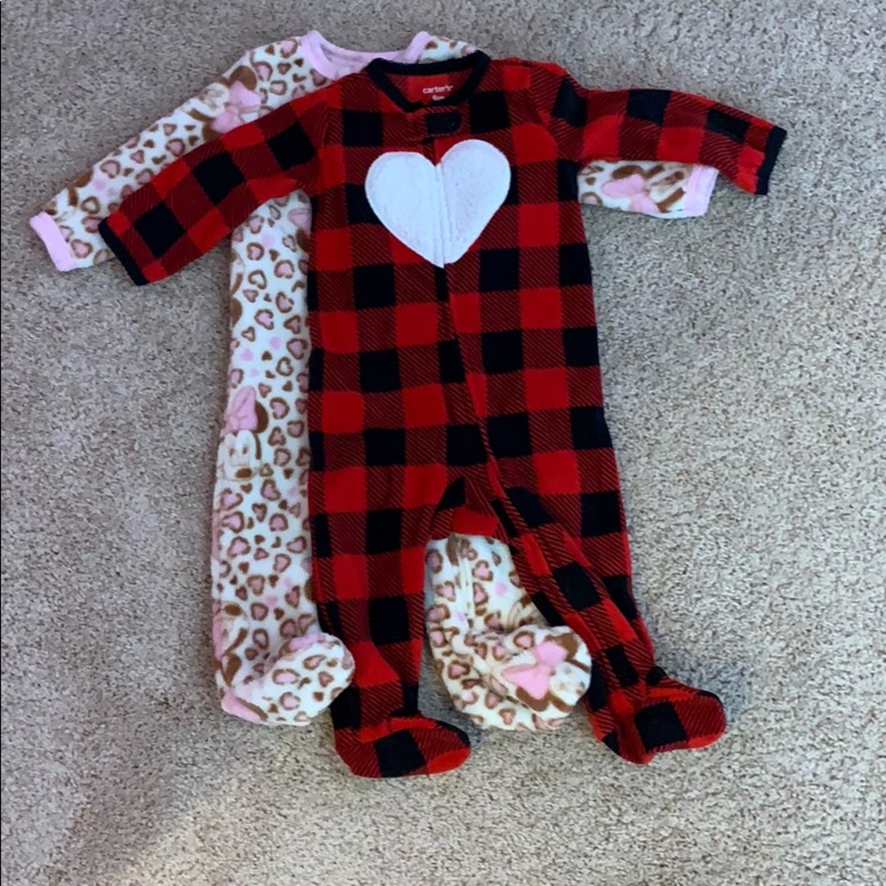 Two warm weather cozy sleepers/mamelucos 6-9 mths